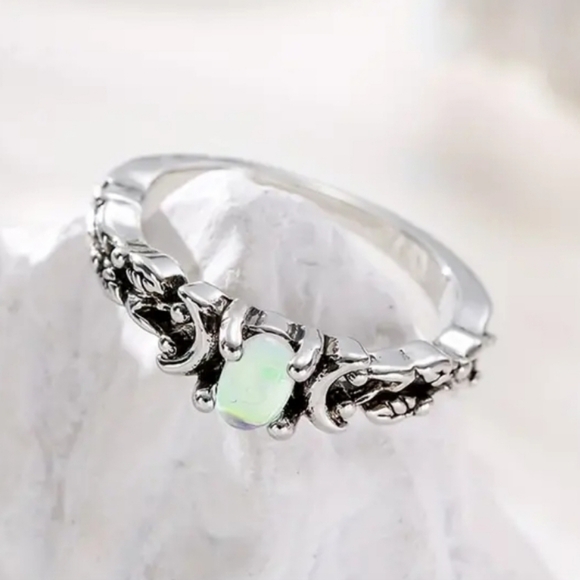 NWT Natural Moonstone Ring - Picture 3 of 7